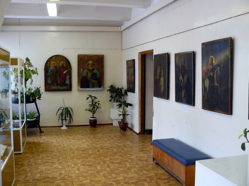 Экспозиции: Выставка икон и предметов православного культа
