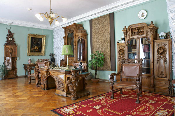 Экспозиции: Елагиноостровский дворец-музей декоративно-прикладного искусства и интерьера XVIII-XXI вв.
