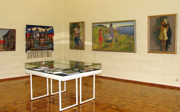 Экспозиции: Выставка произведений соискателей премии в области литературы и искусства за 2005 год
