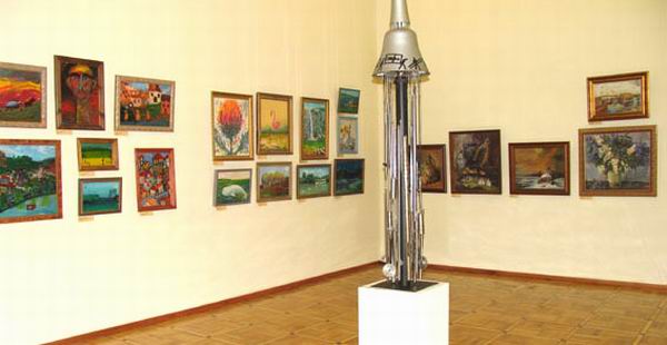 Экспозиции: Выставка произведений сотрудников Российской академии художеств
