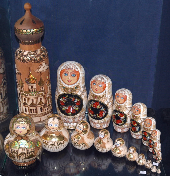 Экспозиции: «Дочки-матери» в Ставропольском музее-заповеднике
