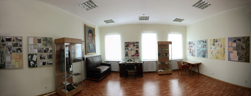Экспозиции: Зал, посвященный писателям-уроженцам г. Льгова
