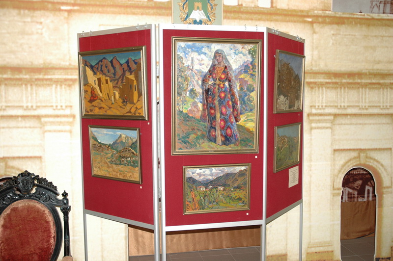 Экспозиции: «Автопортрет в музейном интерьере» в Ставропольском музее-заповеднике
