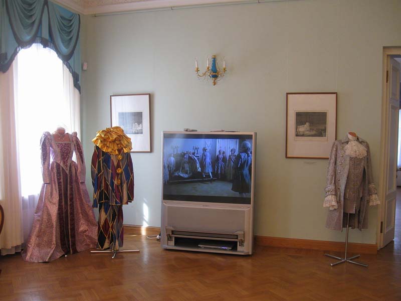 Экспозиции: Фрагмент экспозиции Модный Петербург
