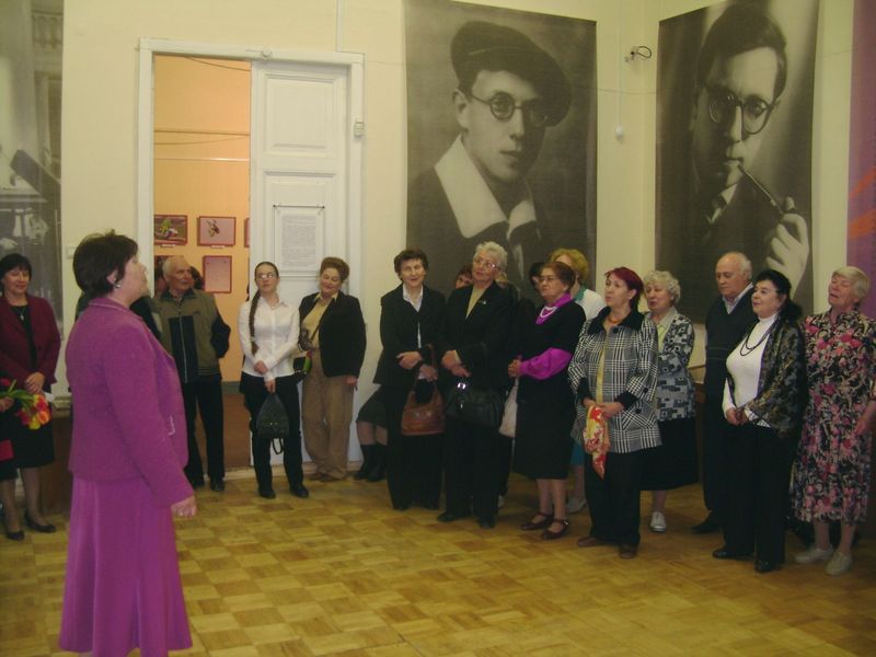 Экспозиции: Открытие выставки к 100-летию Л.Ошанина в Рыбинском музее. Май 2012.
