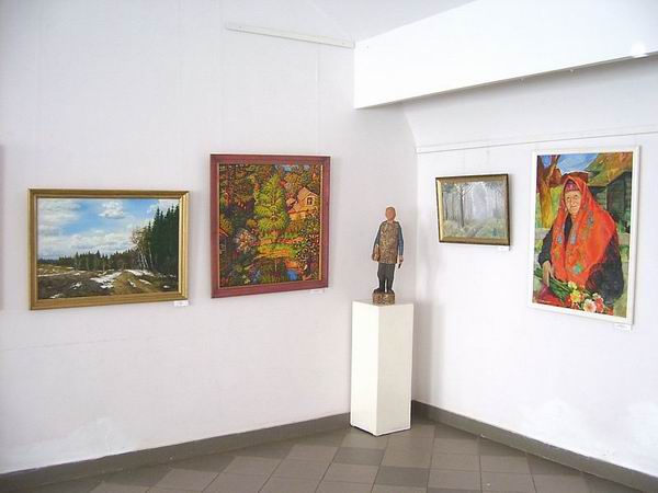 Экспозиции: Фрагмент выставки к 50-летию создания Общества воткинских художников
