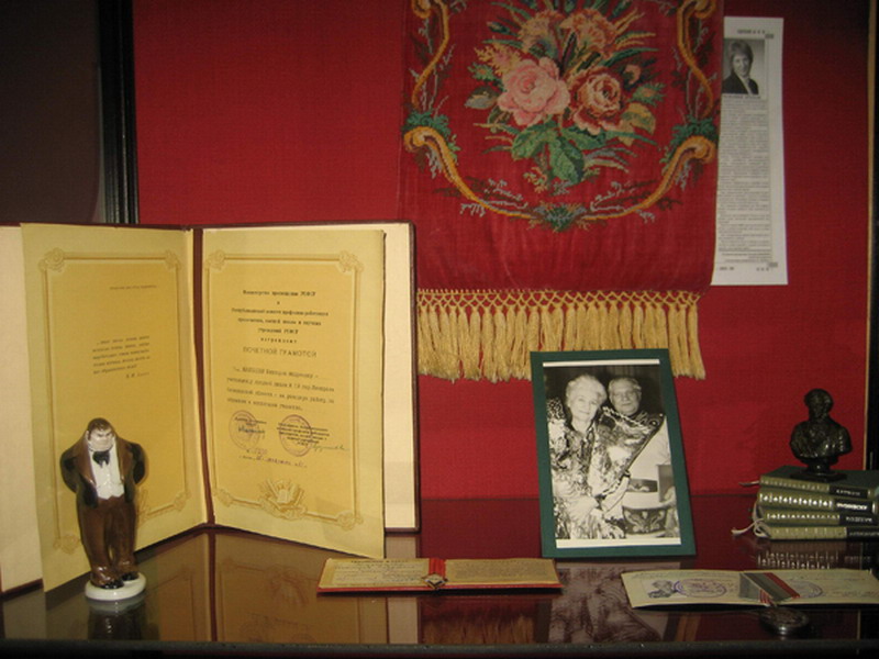 Экспозиции: Дары Кузнецовых «Дар музею – дар бесценный» в Кемеровском  краеведческом  музее.
