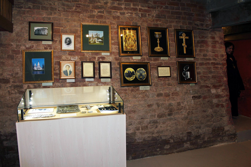 Экспозиции: В залах музея
