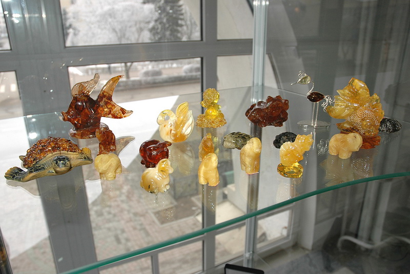 Экспозиции: Выставка-ярмарка «Балтийский янтарь» в Ставропольском музей-заповеднике
