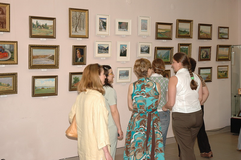 Экспозиции: «Автопортрет в музейном интерьере» в Ставропольском музее-заповеднике
