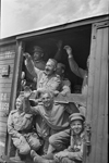 Экспозиции: М. Савин. Восточная Пруссия. Кенигсберг. Демобилизация. Отправление первого эшелона демобилизованных солдат на родину, июль 1945
