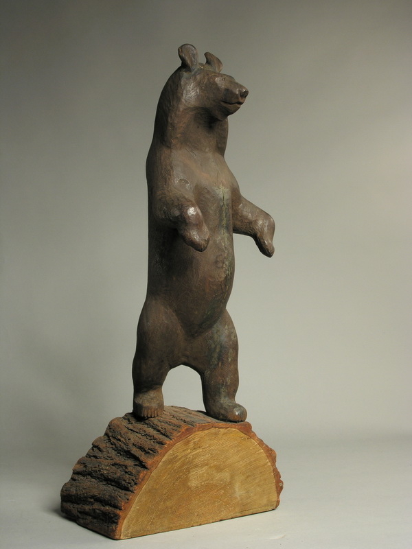 Экспозиции: Медведь, балансирующий на шаре. 1955. Дерево тонированное.
