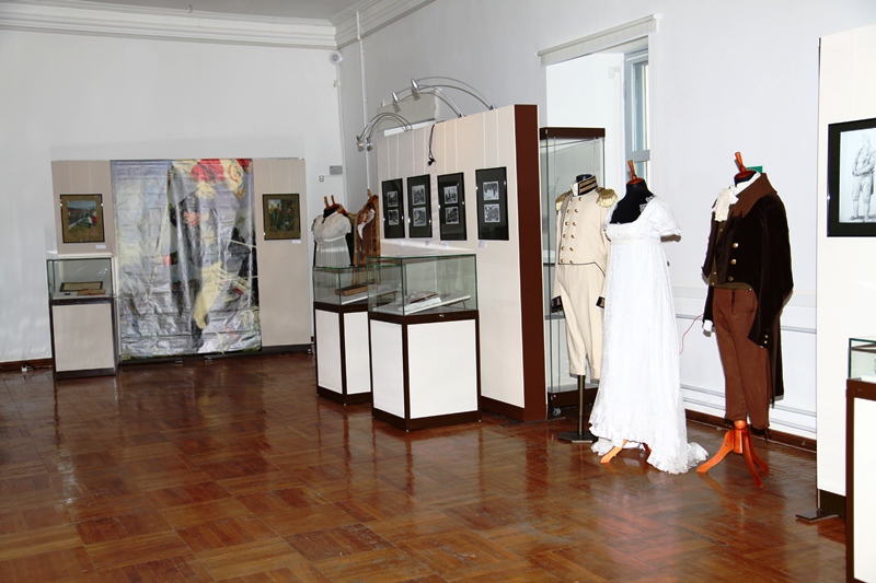 Экспозиции: Фрагмент выставки «Война и мир» Л. Н. Толстого»
