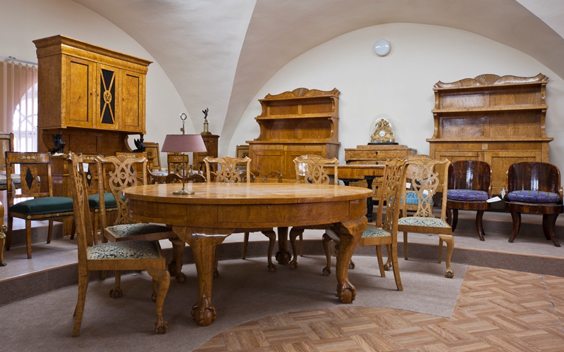 Экспозиции: Коллекция мебели XVIII-начала ХХ века
