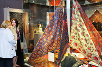 Экспозиции: Выставочный проект “Русские ситцевые платки XIX – начала XX века”
