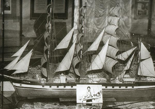 Экспозиции: Парусное судно Товарищ. Автор - Викулов В.
