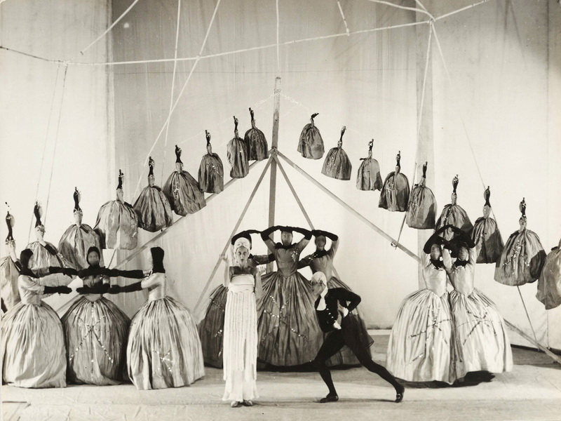 Экспозиции: Сцена из балета Ода. 1928. Studio Lipnitzki. Paris. ОР ГТГ
