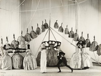 Сцена из балета Ода. 1928. Studio Lipnitzki. Paris. ОР ГТГ
