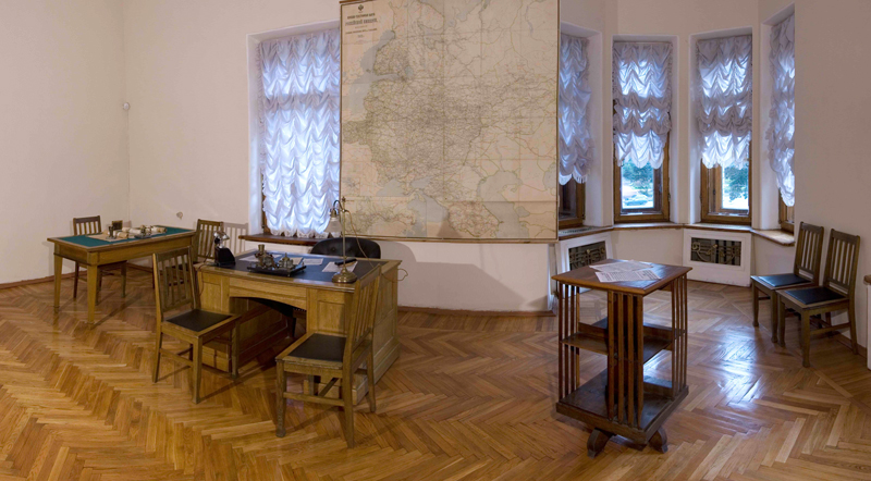 Экспозиции: Рабочая комната В.И. Ленина
