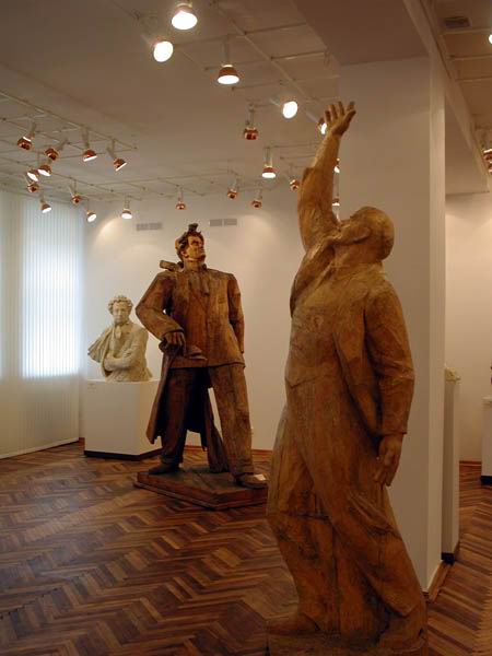 Экспозиции: Ночь оживших скульптур. 1 этаж
