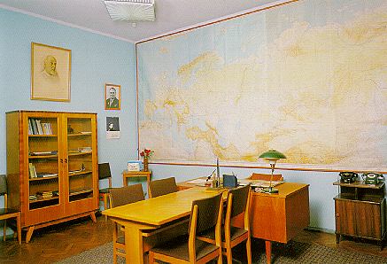 Экспозиции: Мемориальный рабочий кабинет Ю.А. Гагарина
