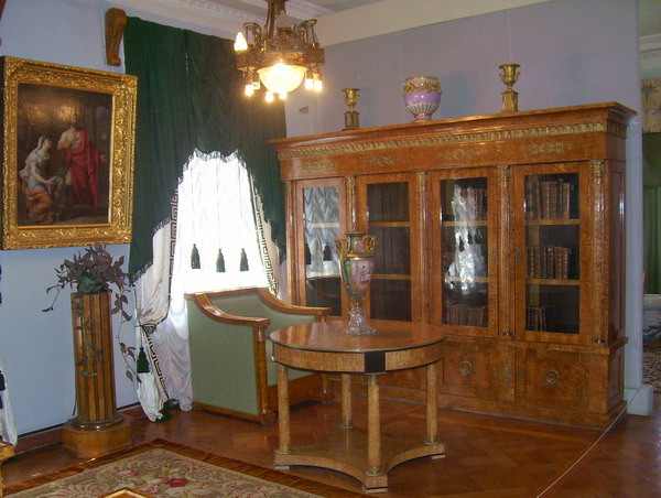 Экспозиции: Интерьеры Елагиноостровского дворца
