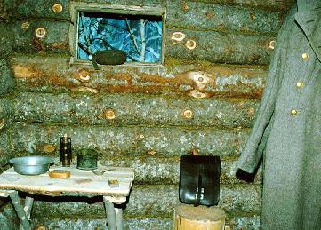 Экспозиции: Фрагмент землянки в зале Великой Отечественной войны
