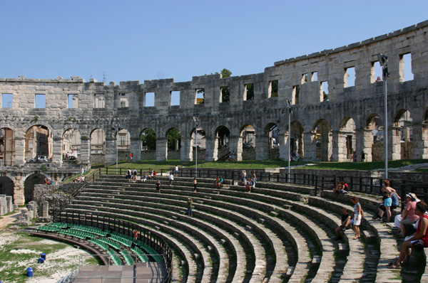 Экспозиции: Колизей в Риме? Аrena в Пуле

