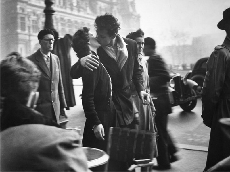 Экспозиции: Р. Дуано. Быстрый поцелуй. 1950
