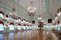 Тронный зал Большого петергофского дворца

