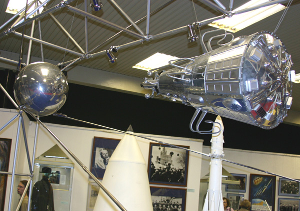 Экспозиции: Открытие выставочного комплекса  Мемориальный музей космонавтики на ВВЦ
