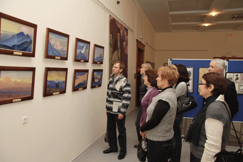Экспозиции: На выставке картин Н.К. Рериха и С.Н. Рериха Весть Красоты. Октябрь 2010. Сызрань.
