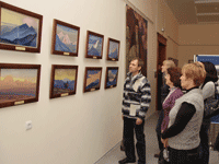 На выставке картин Н.К. Рериха и С.Н. Рериха Весть Красоты. Октябрь 2010. Сызрань.
