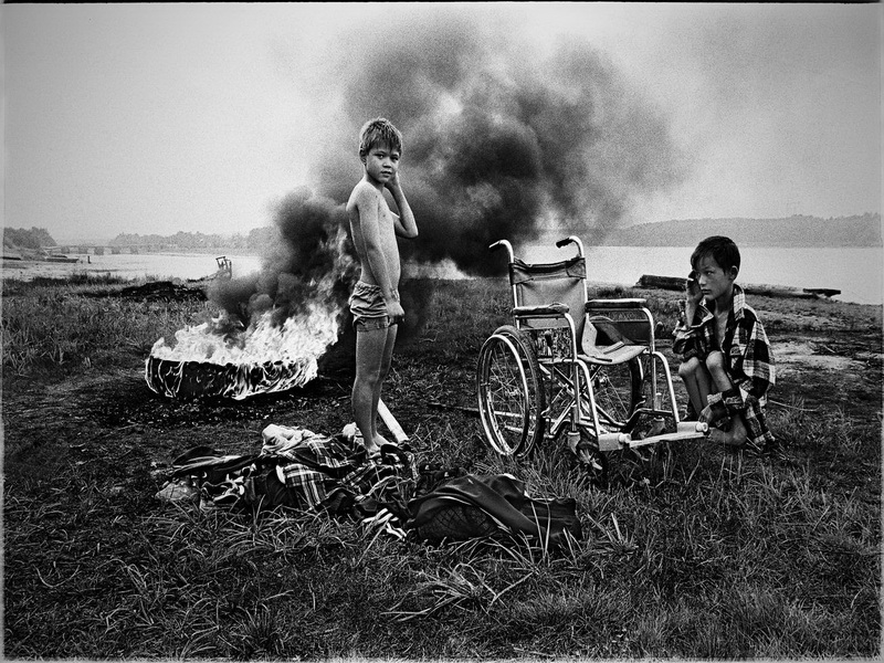 Экспозиции: Алан Гижа. Поселок Ноглики, Сахалин. 1998
