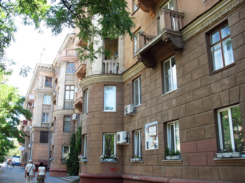 Экспозиции: Здание, где находится Волгоградская областная детская художественная галерея
