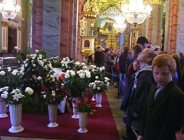 Экспозиции: Петропавловский собор. У могилы Марии Федоровны
