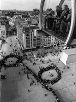 Париж. Очередь. 1984. Черно-белая фотография.
