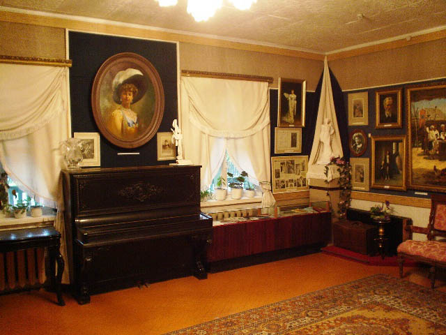 Экспозиции: Навлинский музей партизанской славы
