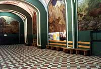 Холл музея с полотнами Ватагина
