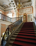 Экспозиции: Парадная лестница Павловского дворца
