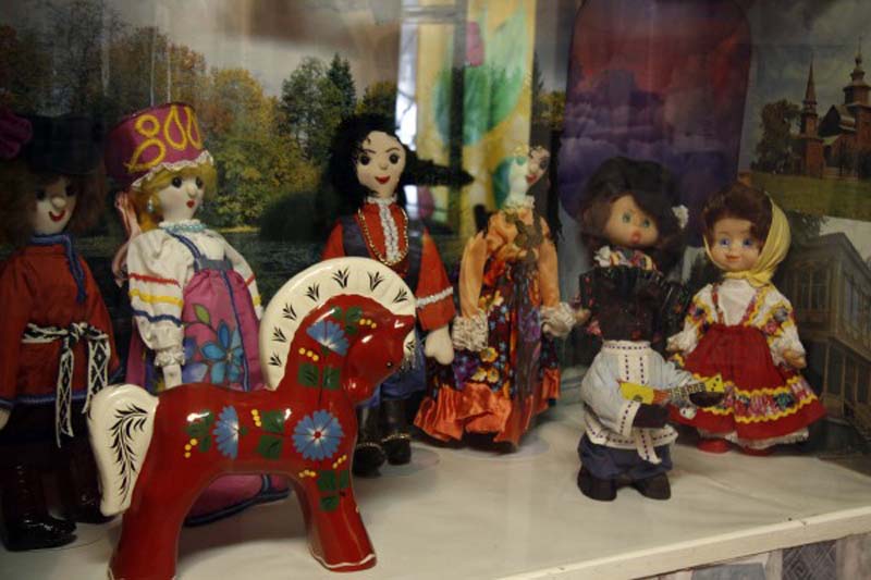 Экспозиции: Фрагмент выставки Семь ролей куклы
