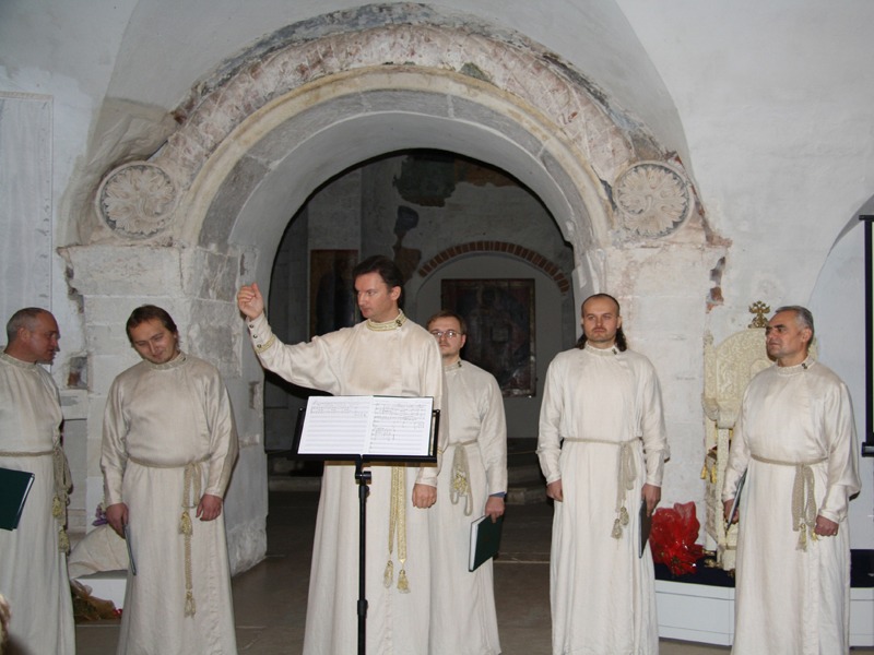 Экспозиции: Праздничный мужской хор Свято-Данилова монастыря - постоянный участник музейных фестивалей
