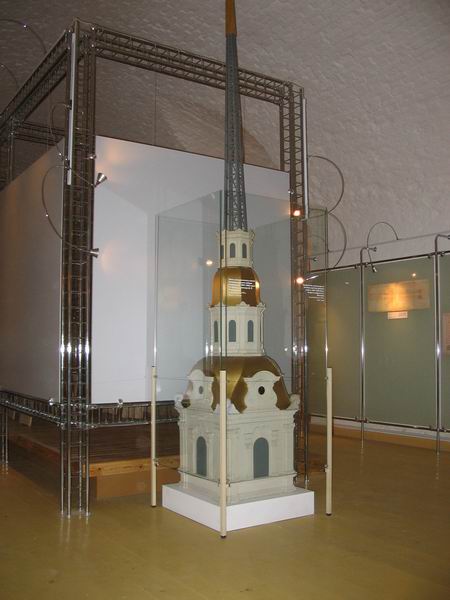 Экспозиции: Макет металлического шпиля колокольни Петропавловского собора
