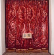 Фрагмент инсталляции Юрия Шабельникова Мистерия-beef, 2001
