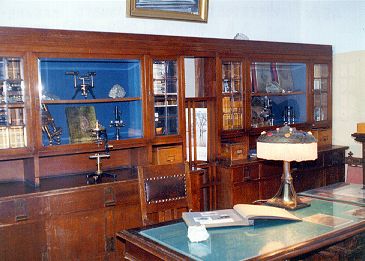 Экспозиции: Интерьер мемориального кабинета В.В.Аршинова (1879-1955) - основателя ВИМСа
