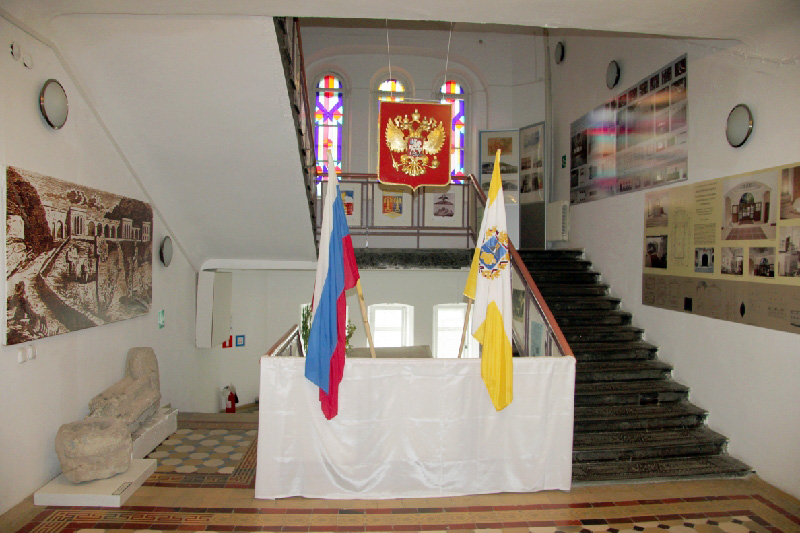 Экспозиции: Фойе Пятигорского краеведческого музея

