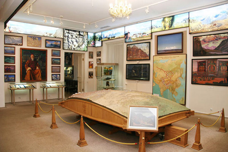 Экспозиции: Зал Центрально-Азиатской экспедиции Музея имени Н.К.Рериха
