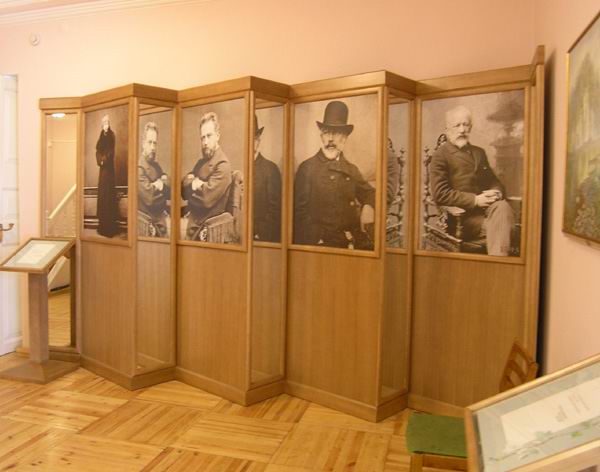 Экспозиции: Новая экспозиция Дома-музея П.И.Чайковского в Алапаевске
