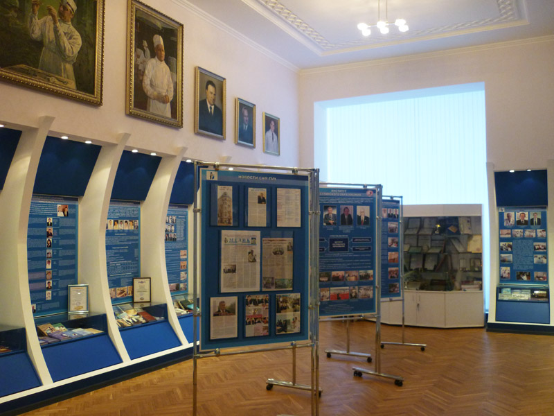 Экспозиции: Центральная часть экспозиции музея СамГМУ
