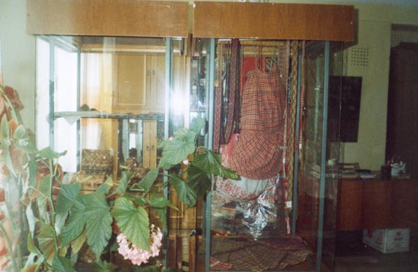 Экспозиции: Фрагмент экспозиции: юбка из льняного полотна ручной выделки
